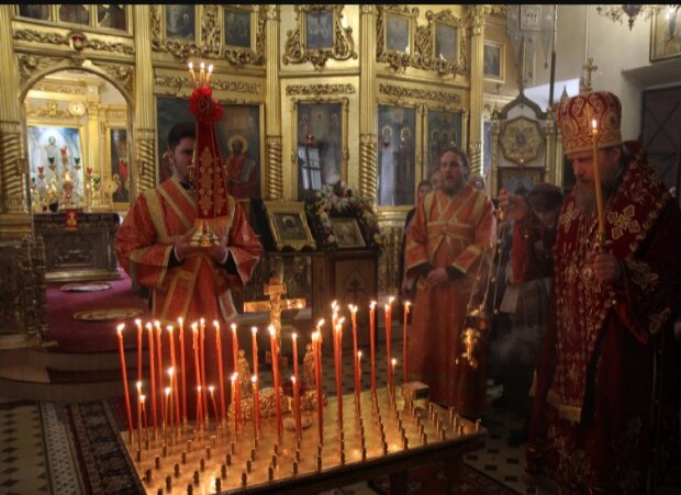 Литургия на Радоницу. Фото sv-vikar.ru