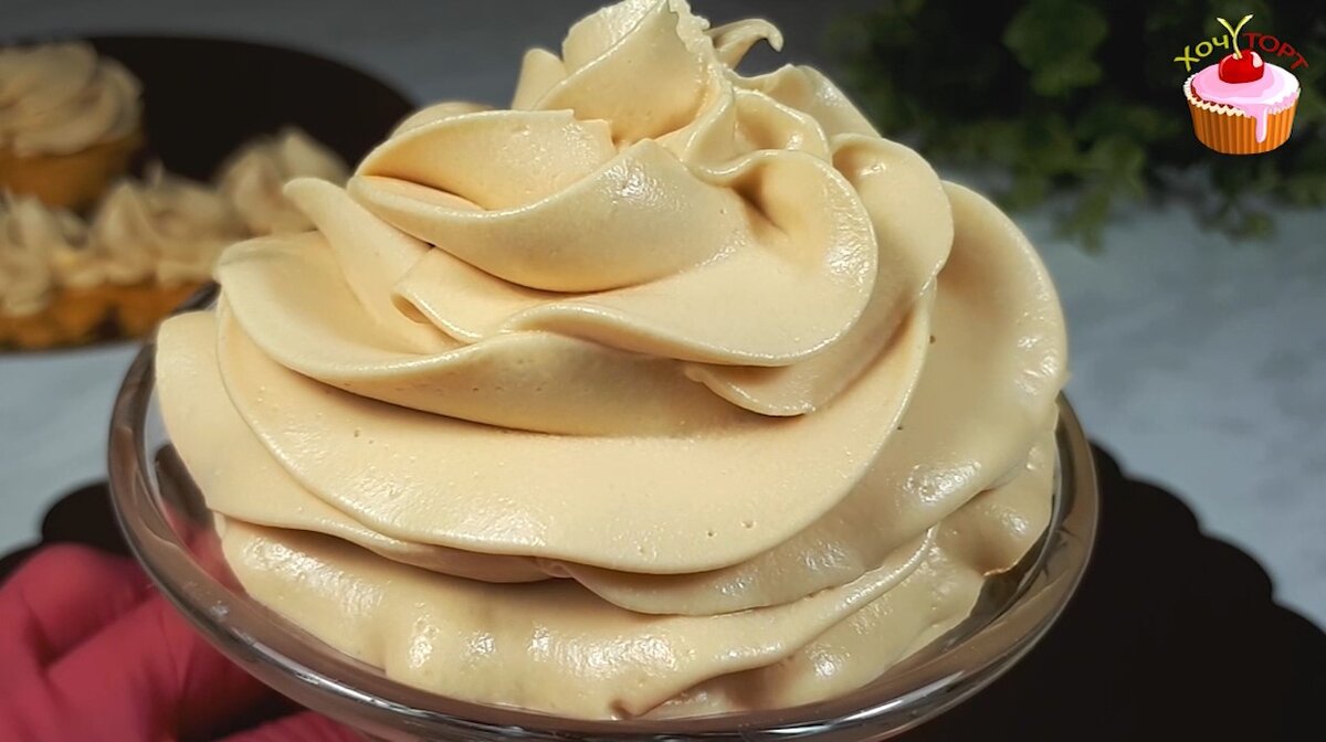 Бисквитный торт с кремом из вареной сгущенка – пошаговый рецепт приготовления с фото