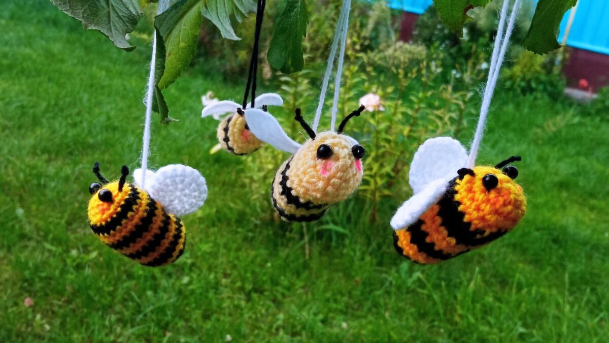 Вязаные пчелки крючком