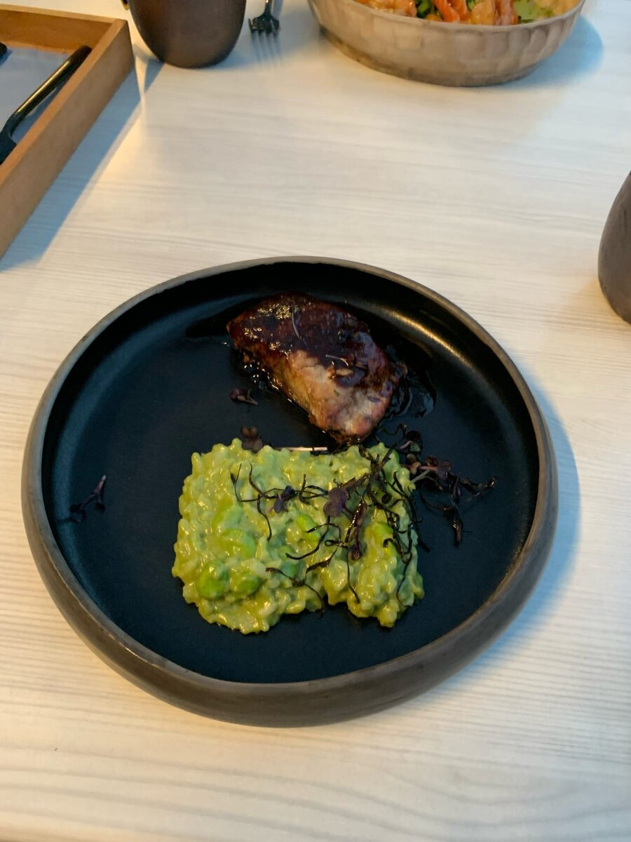 Копченый сом, ризотто, базилик