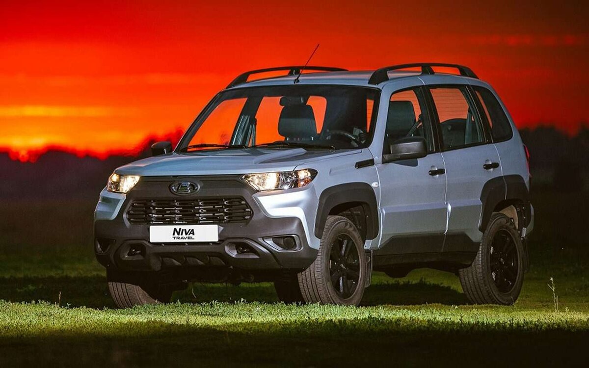    Lada Niva Travel Black