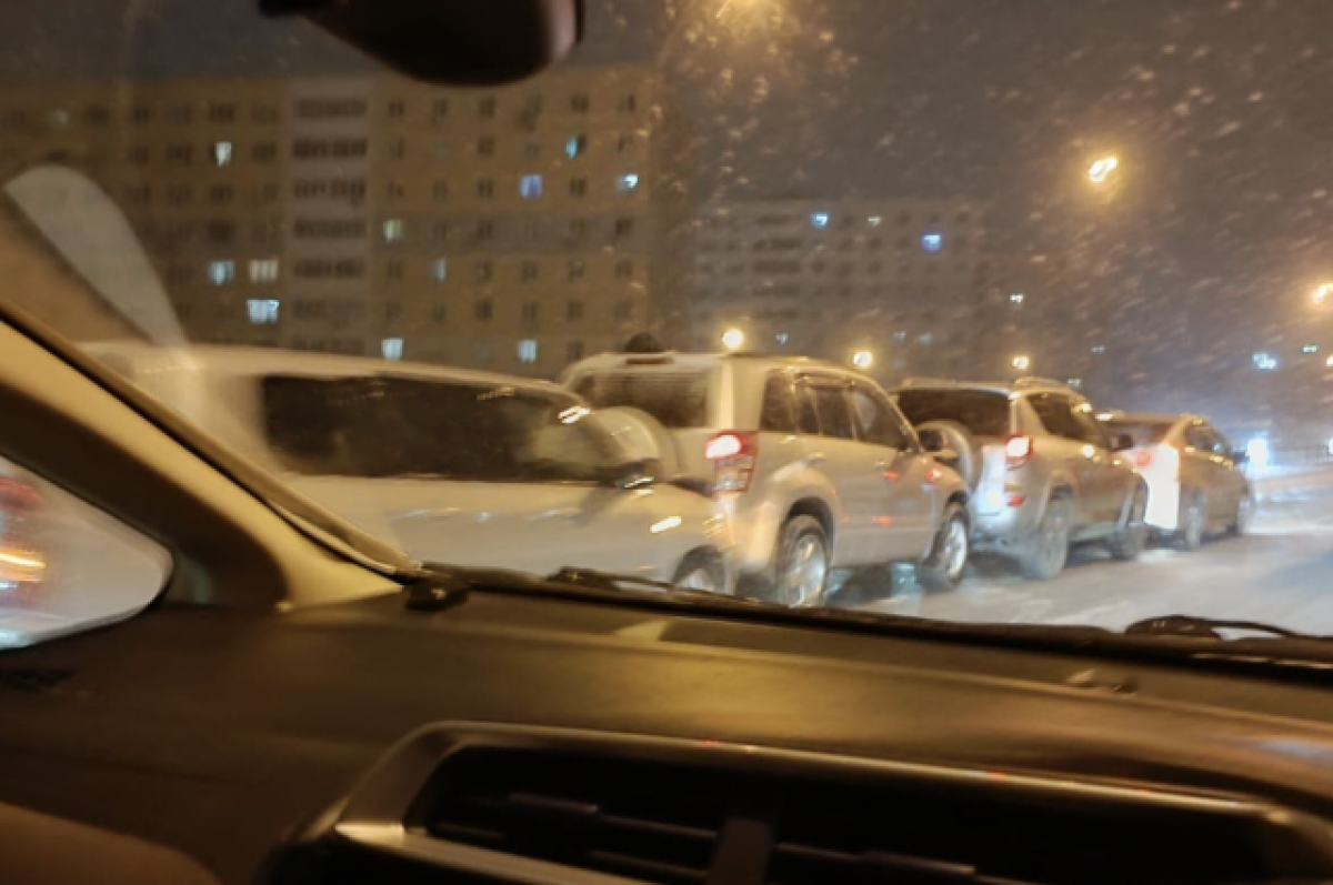    Из-за непогоды на мостах и виадуках Омска участились массовые ДТП