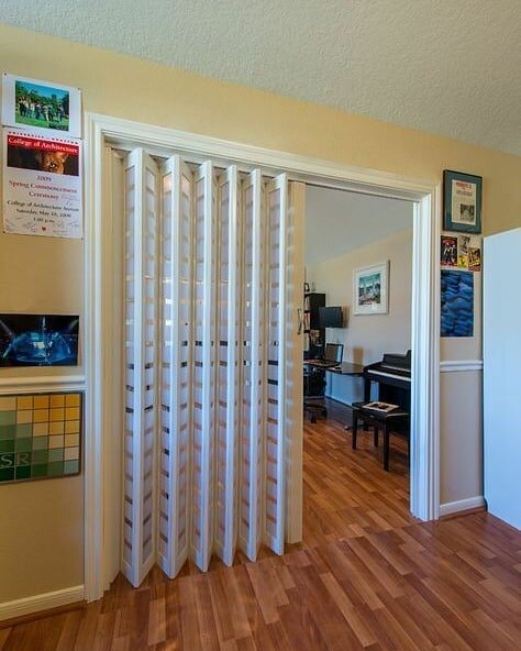    Глянцевые раздвижные двериСоцсети