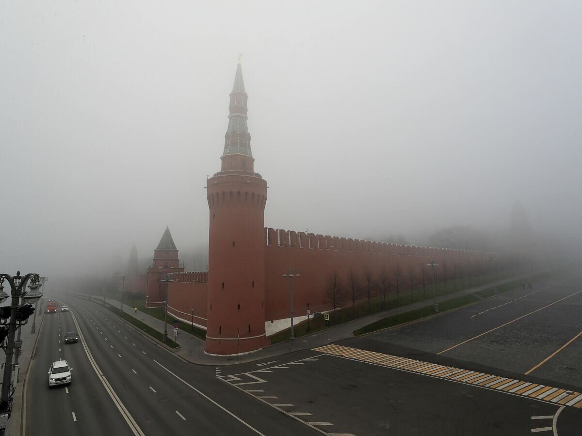    Московский кремль во время тумана© РИА Новости / Антон Денисов