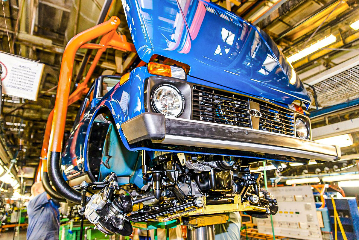 ВАЗ 2121 на конвейере завода