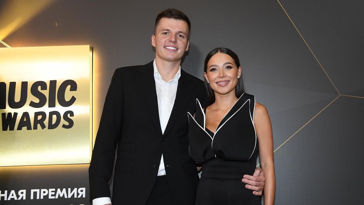    Блогер Лерчик (Валерия Чекалина) и ее супруг Артем© РИА Новости / Екатерина Чеснокова