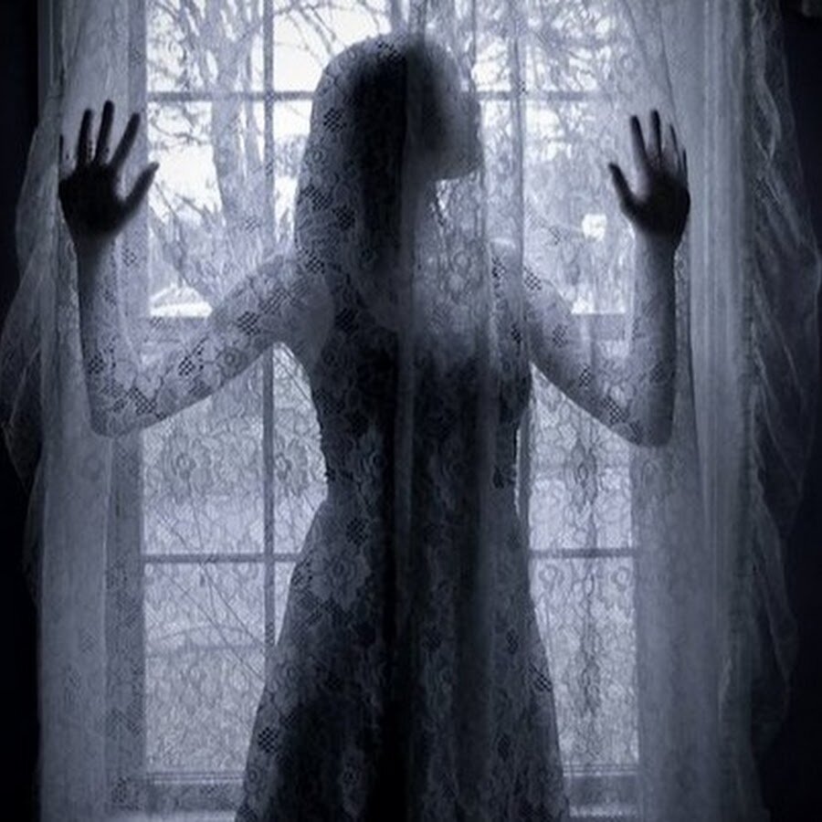 Алиса верди жестокий обман читать. Призрак женщины. Девушка призрак. Девушка привидение. Призрачная женщина.