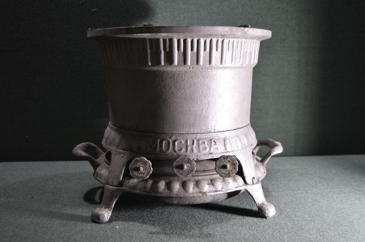 керосинка трёхфитильная чугунная
