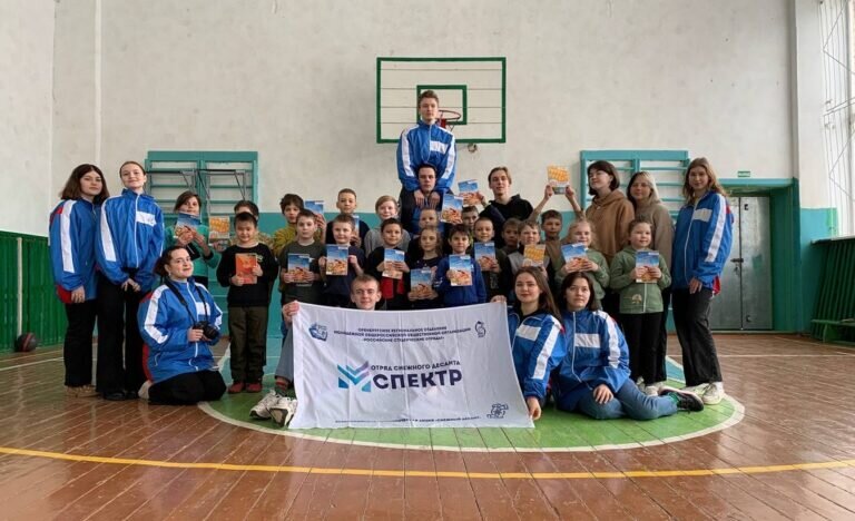    «Молодежный десант Оренбуржья» помог жителям Тоцкого района Кристина Просвиркина