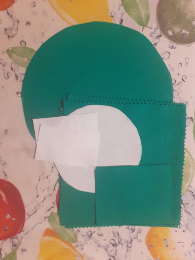 Детали из зелёной и белой ткани