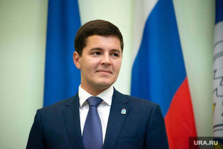 Дмитрий Артюхов поздравил ветеранов и сотрудников пожарной охраны с профессионал