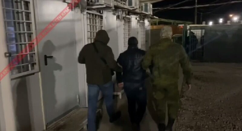    «Горячий сезон» у ФСБ: силовики устроили облавы на пособников украинских нацистов от Карелии до Хабаровска