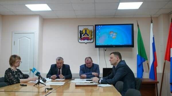     Традиционное совещание с перевозчиками по вопросам работы муниципальных маршрутов и обеспечения безопасности пассажирских перевозок прошло в мэрии.