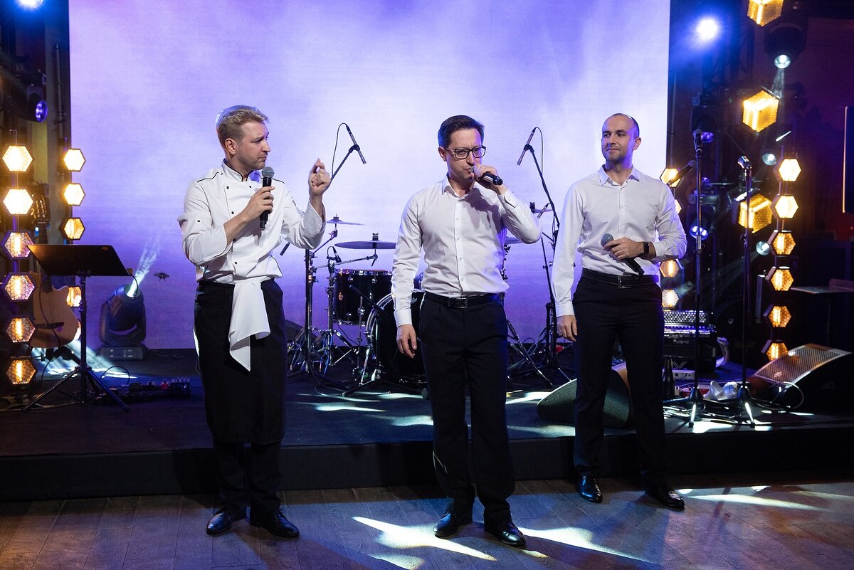 Поющие официанты на юбилее