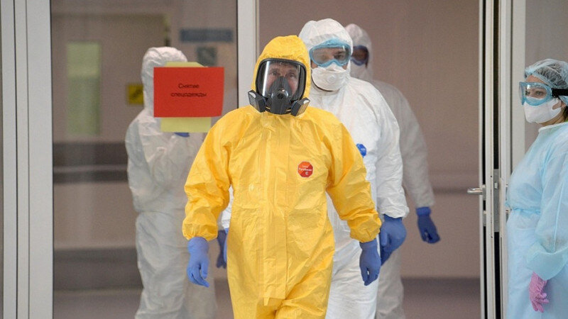     Путин посетил больницу в московском поселке Коммунарка. kremlin.ru.