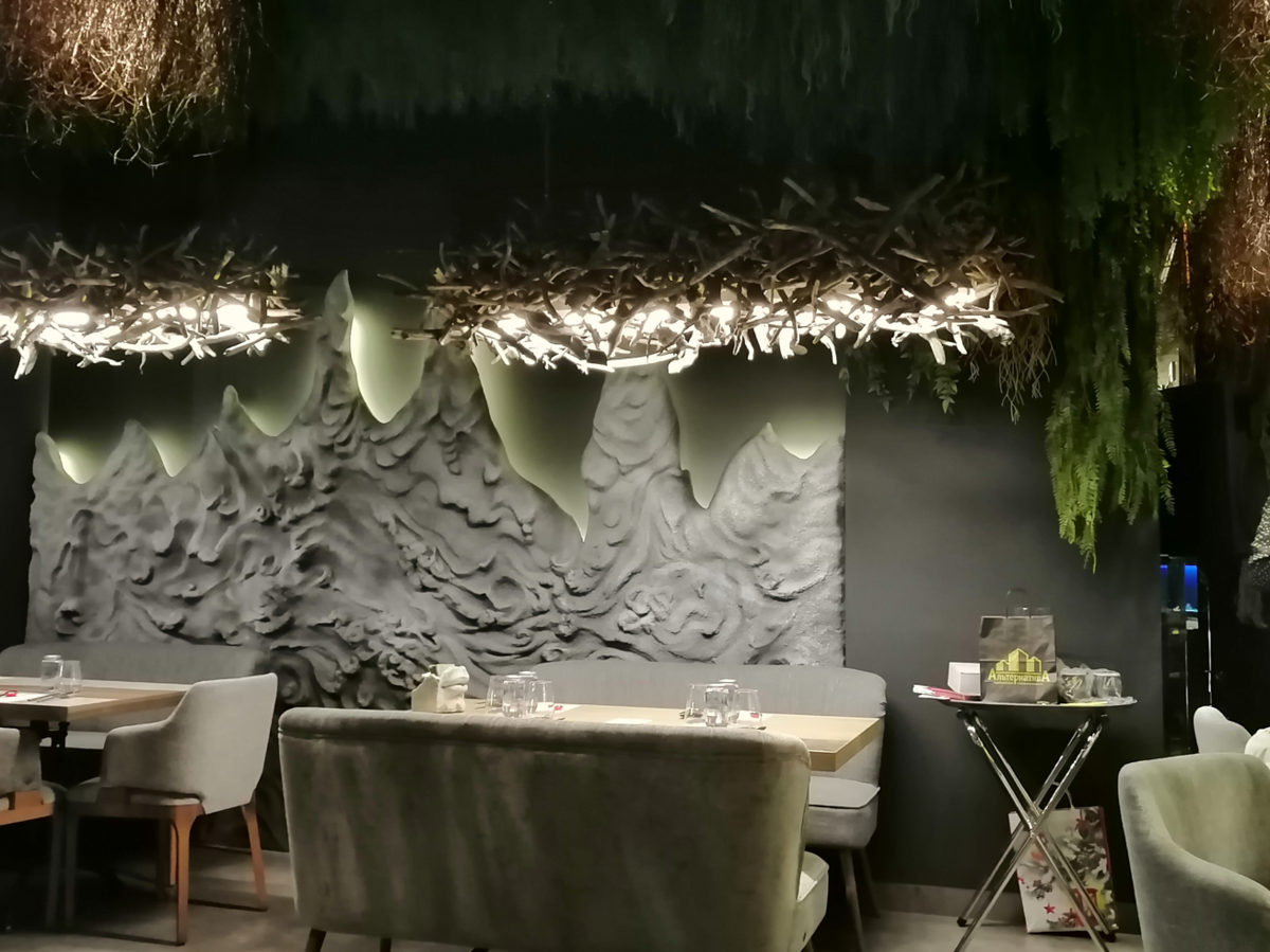 Трава висит прямо над головой