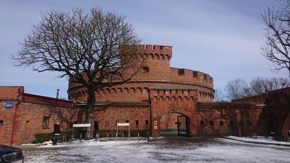     Музей работает в исторических стенах башни Дона (которая и сама по себе очень интересный объект) с 1979 года. Платон ЕГОРОВ