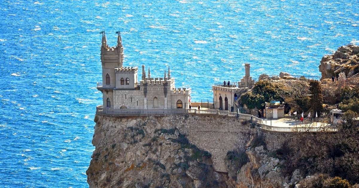 Ласточкино гнездо.