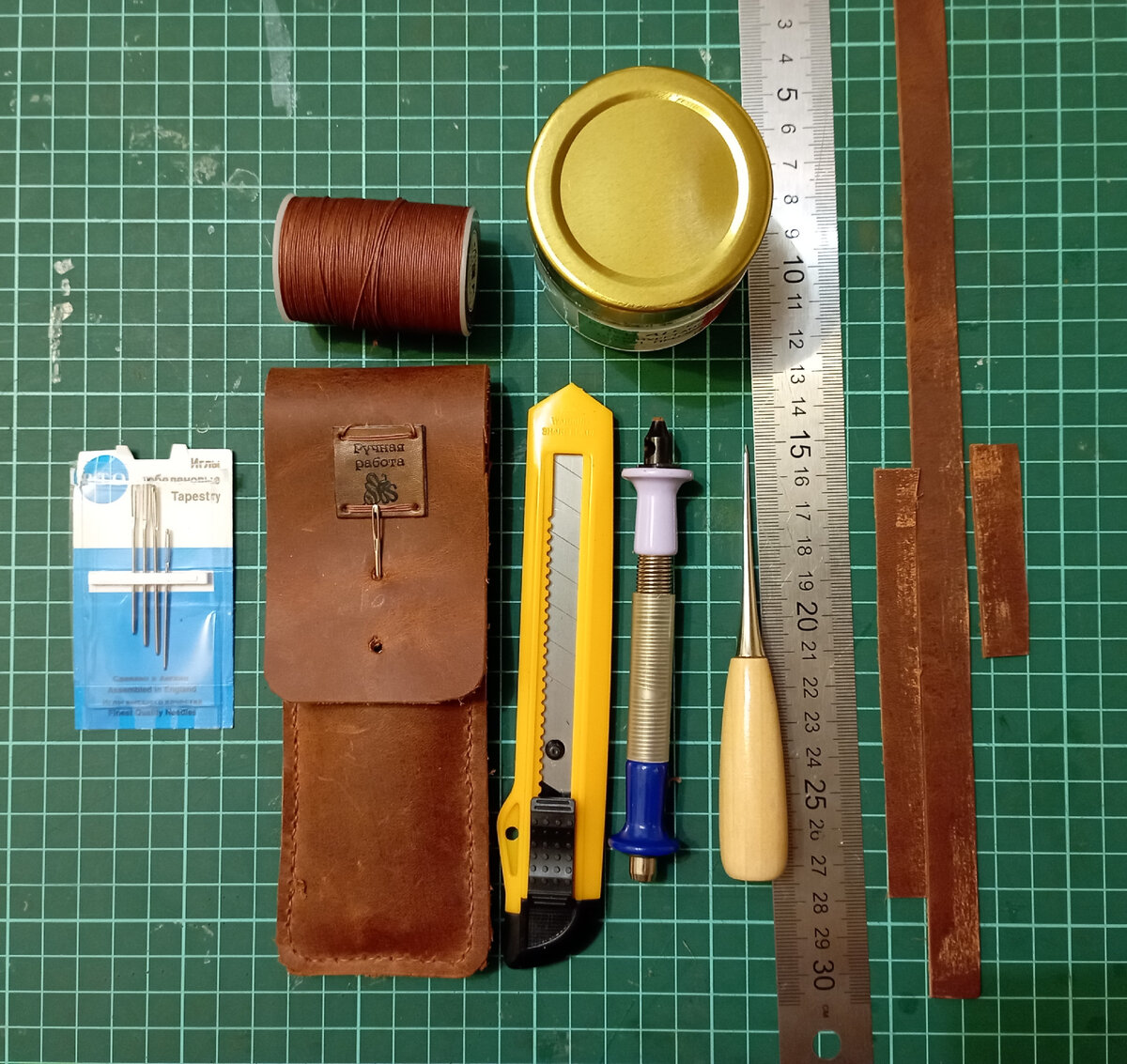 Декор из кожи. Портмоне из кожи. Лекало кожаных браслетов. Ключница из кожи. Изделия из кожи.