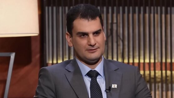    Мэр Еревана заявил об уходе в отставку Анна Оленькова
