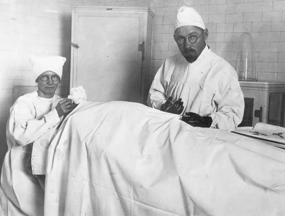      Доблестные стражи здоровья