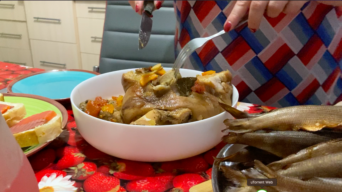 Рулька запеченая в афганском казане. 