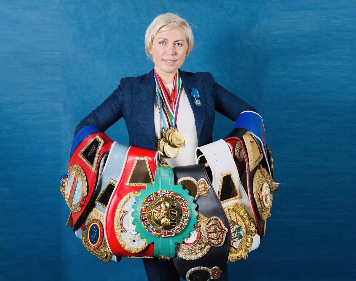 Наталья Рагозина и чемпионские пояса