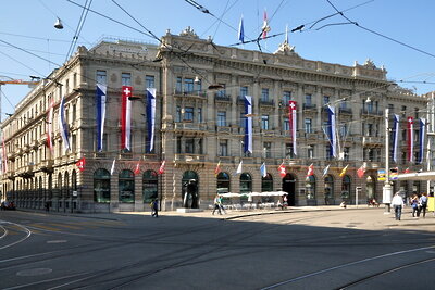    Штаб-квартира Credit Suisse на Парадеплац, Цюрих ©Roland zh. Собственная работа, CC BY-SA 3.0 Wikipedia.org