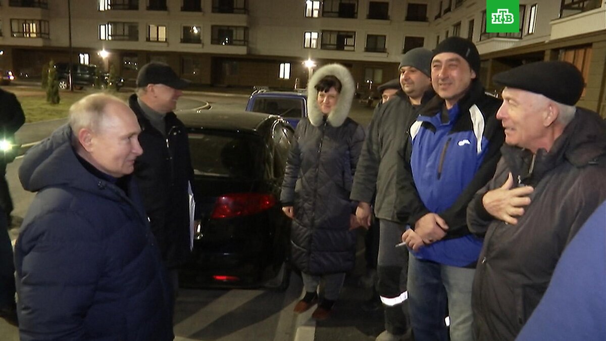    «У нас тут маленький кусочек рая»: Путин пообщался с жителями Мариуполя