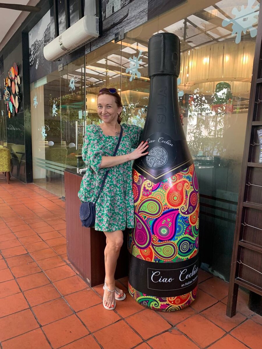 На открытой террасе ресторана отеля Holiday Inn 5*