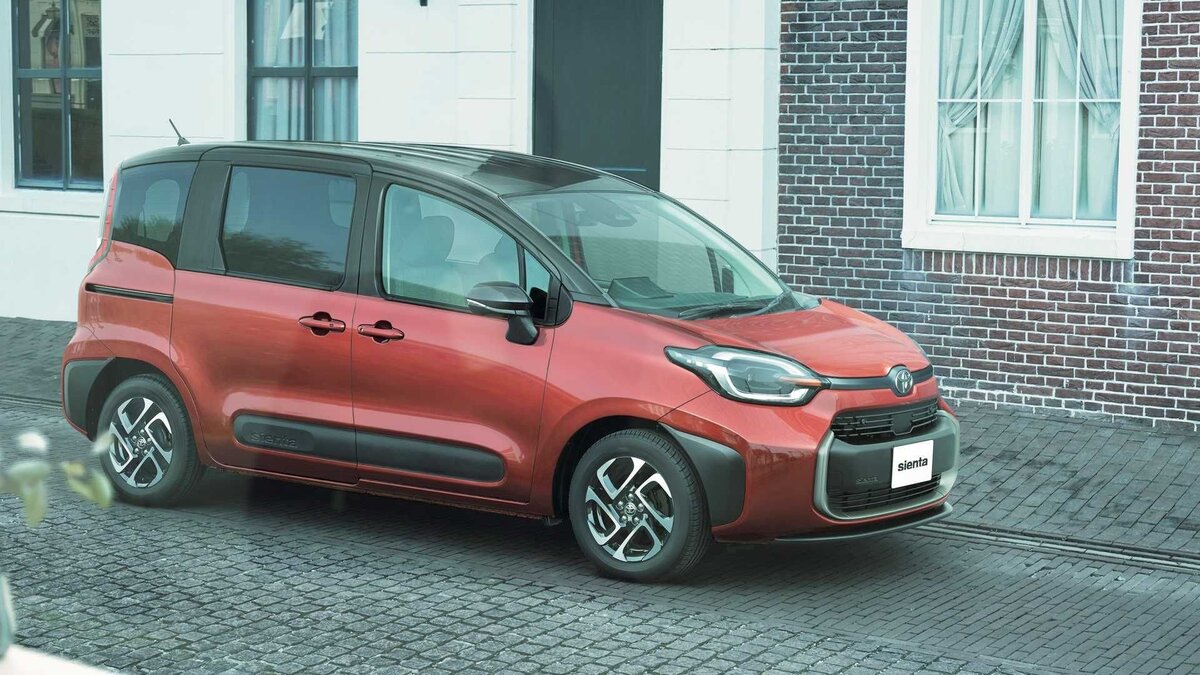      Toyota Sienta 2022