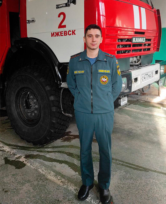  Спасатель Денис Ожмегов.
