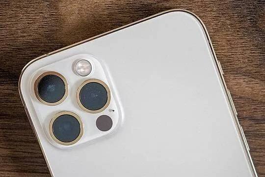    Сотрудник украл со склада «МВидео» айфоны на 2 миллиона рублей и погасил кредиты за покупки в CS:GO