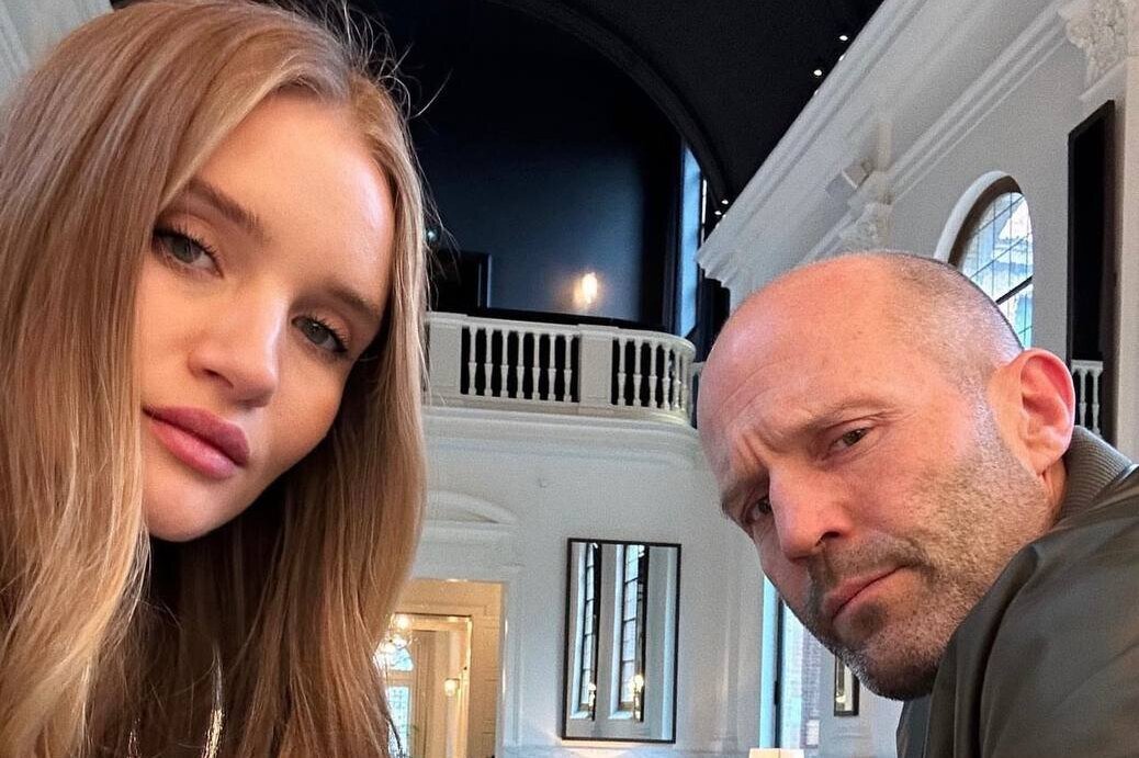     Роузи Хантингтон-Уайтли поделилась редкими кадрами с возлюбленным