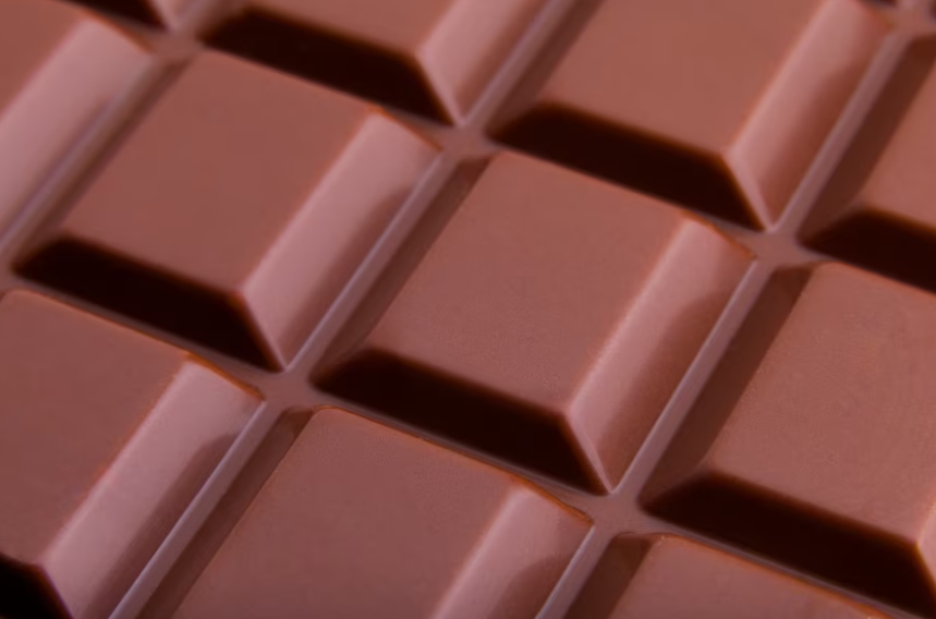 1 5 плитки шоколада. Плитка шоколада. Розовая плитка шоколада. Молочная шоколадка. Плитка шоколада 6 долек.