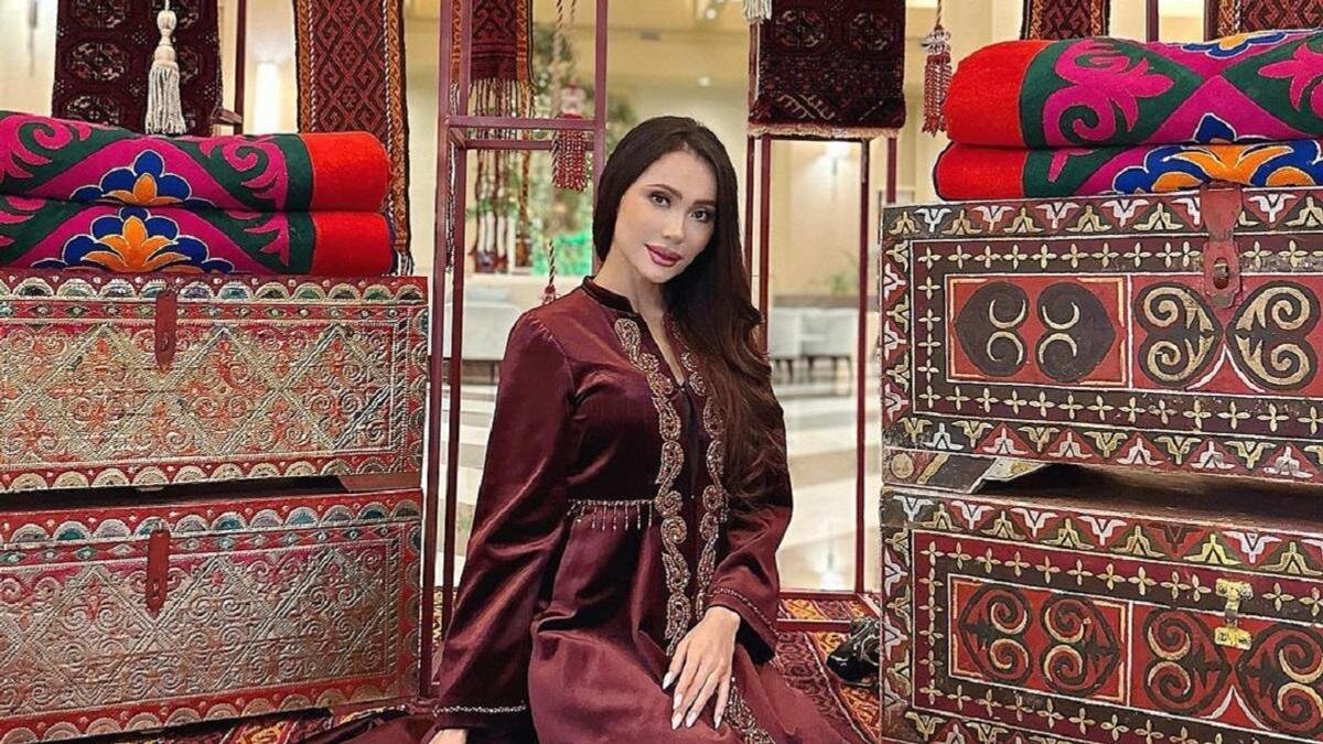    Жанар Дугалова:instagram.com/zhanar_dugalova