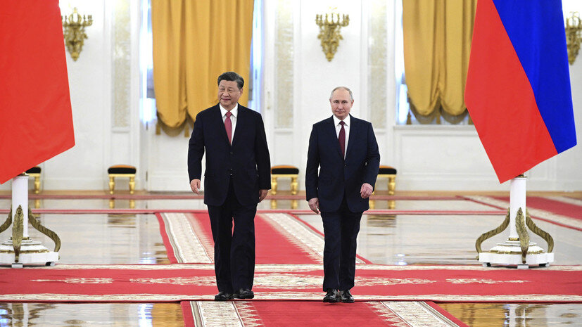   globallookpress.com Kremlin Pool