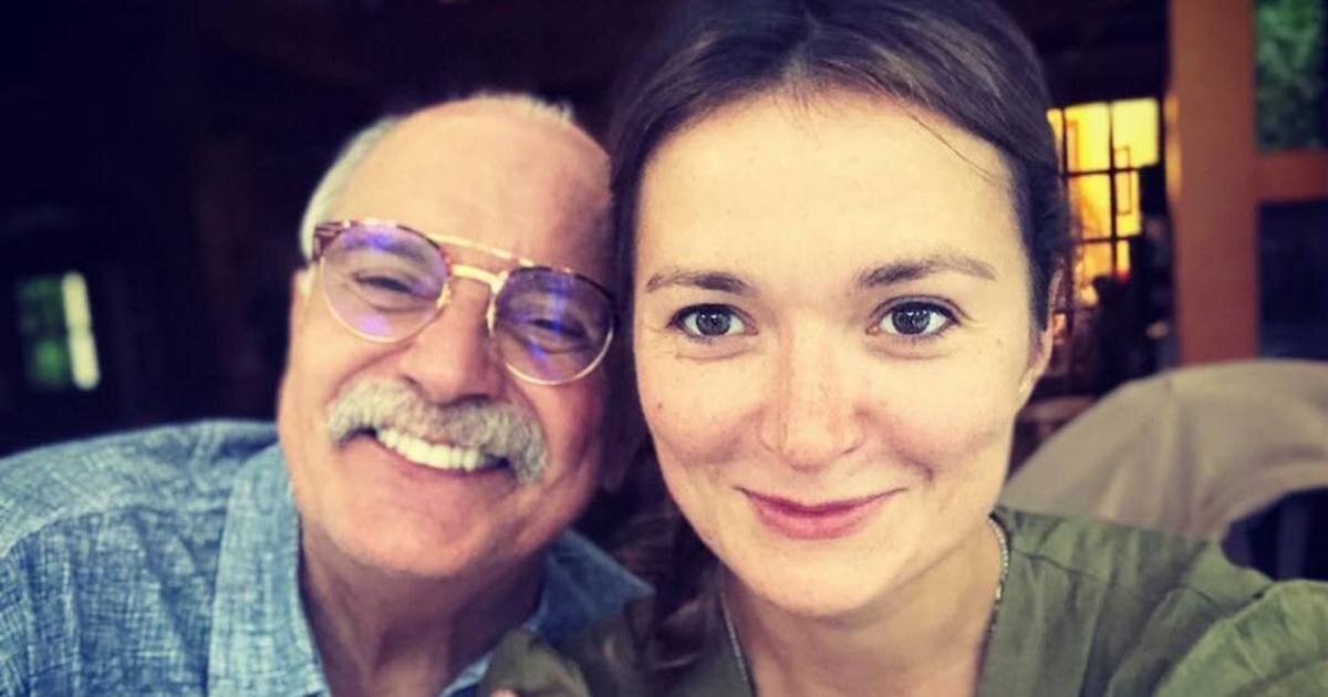 Никита Михалков с младшей дочерью Надеждой, соцсети актрисы