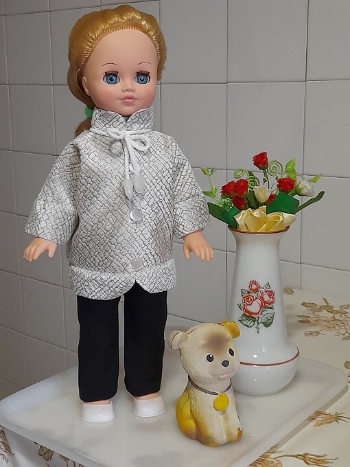 Куртка цвета лунного рока для куклы Лизы. Апрель, 2023. 