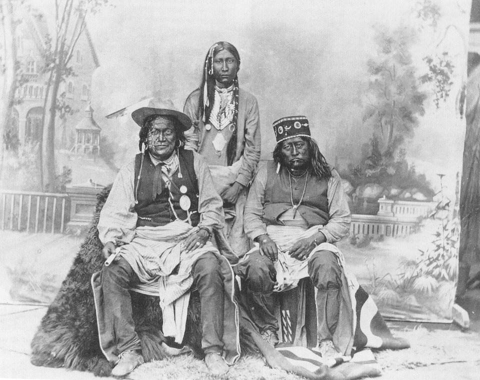 Индеец и индиец. Апачи мескалеро. Апачи-Липаны. Индейцы и индусы.