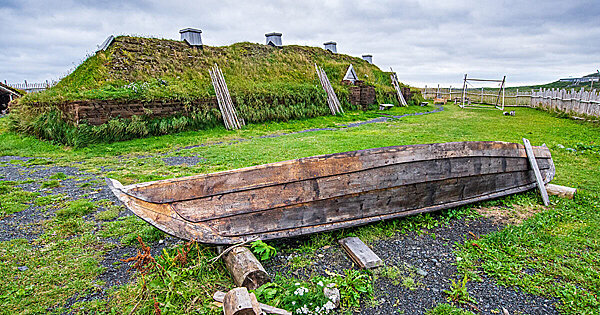 L’Anse aux Meadows - объект Всемирного наследия ЮНЕСКО, где находятся удивительные археологические находки времен викингов в  Северной Америке