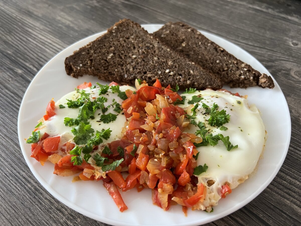 Моя любимая шакшука на завтрак.