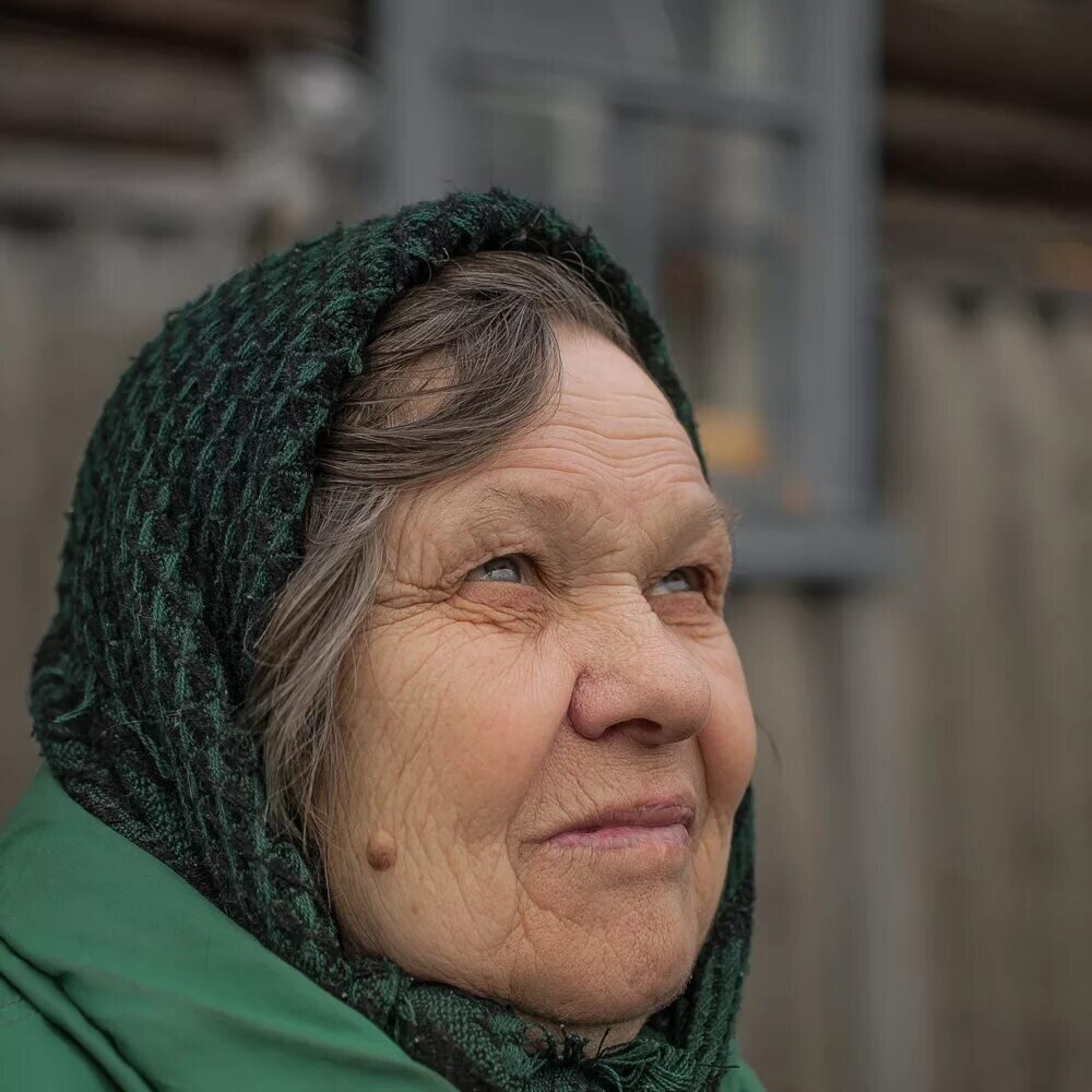 Деревенские женщины 40. Портрет пожилой женщины. Обычные сельские женщины. Лицо деревенской женщины.