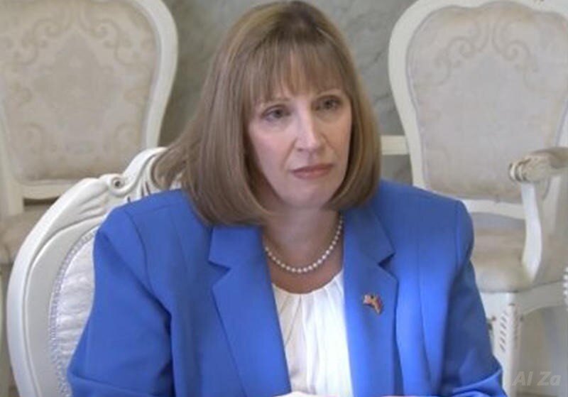 Лин Трейси фото news.day.az