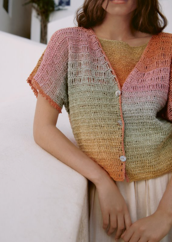 Жакет из Mare мы повторили в Студии вязания «Свитер». Изменив только несколько деталей.