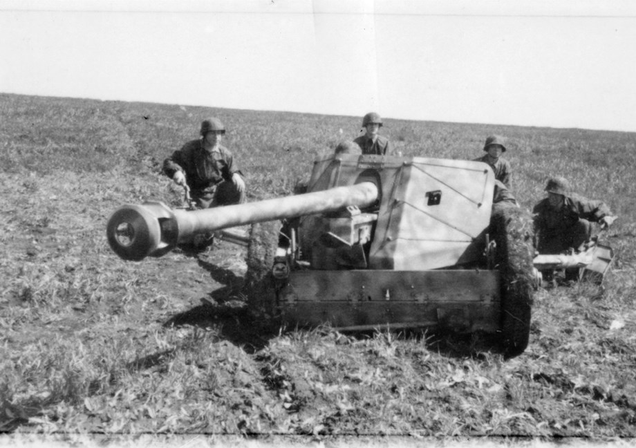 Артиллерийский расчет у села Прохоровка. 1943 год. warspot.ru