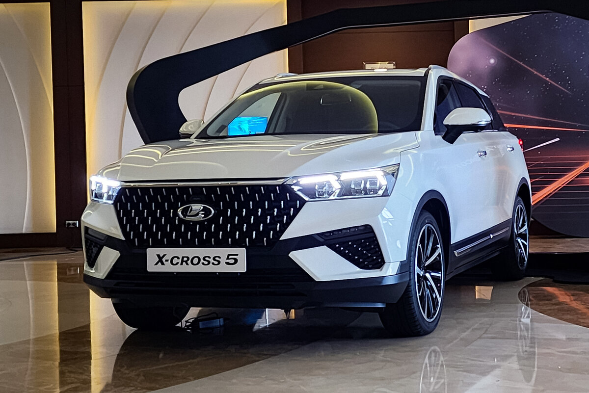 Новым кроссовером Lada X-cross 5 от АвтоВАЗа станет перелицованный «китаец»  FAW Bestune T77. | MAXXIS RUSSIA | Дзен