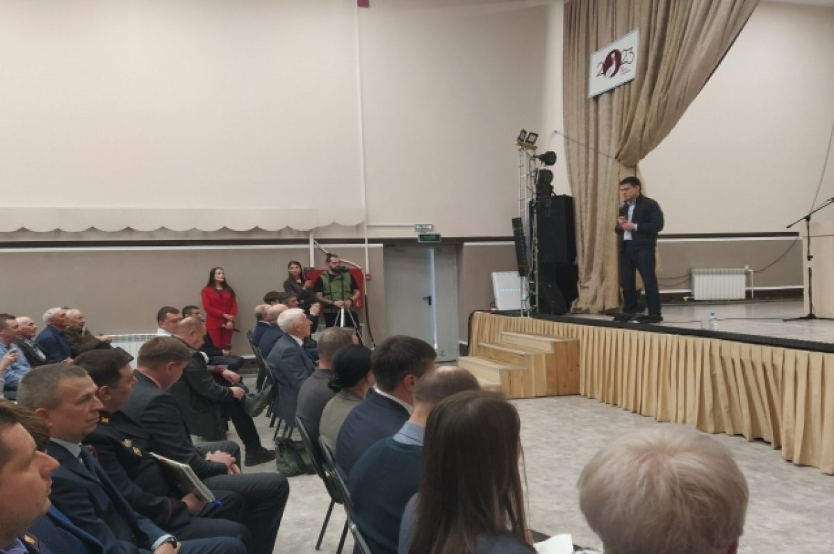    Врио губернатора Красноярского края провёл первую встречу с жителями