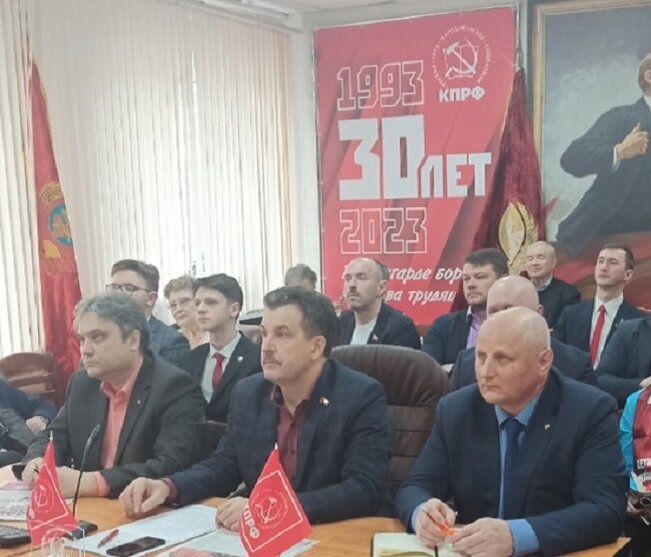    Лидер брянских коммунистов Архицкий об обвинении депутата облдумы Павлова в крупном обмане хозяина ТРЦ «Тимошковых»: «Заказуха! Мы олигархами и капиталистами не занимаемся» avchernov