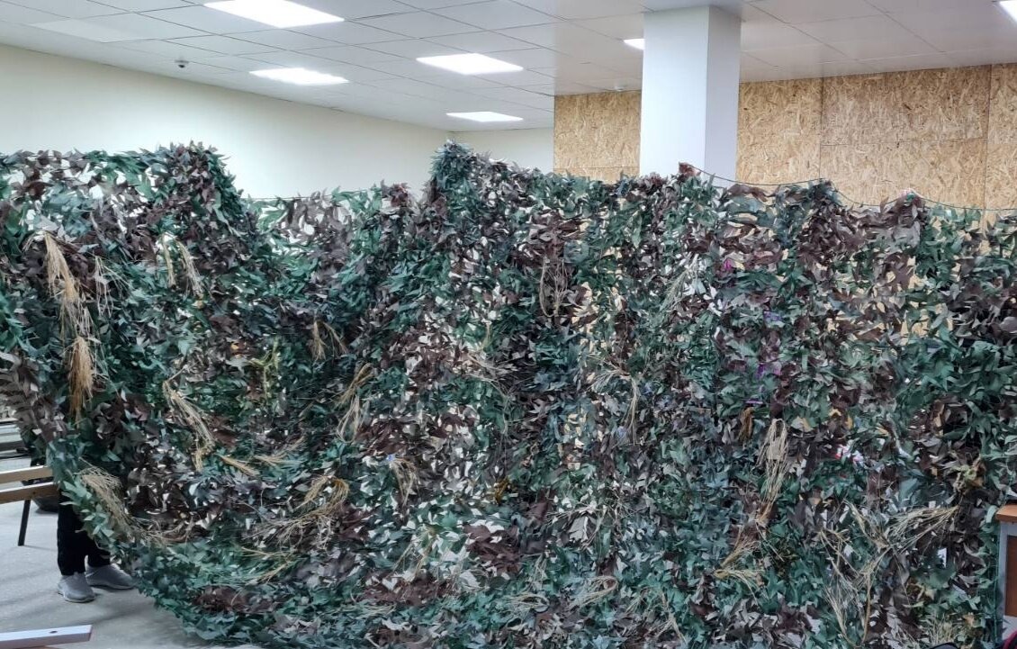    Жителей Сургута зовут плести маскировочные сети для солдат